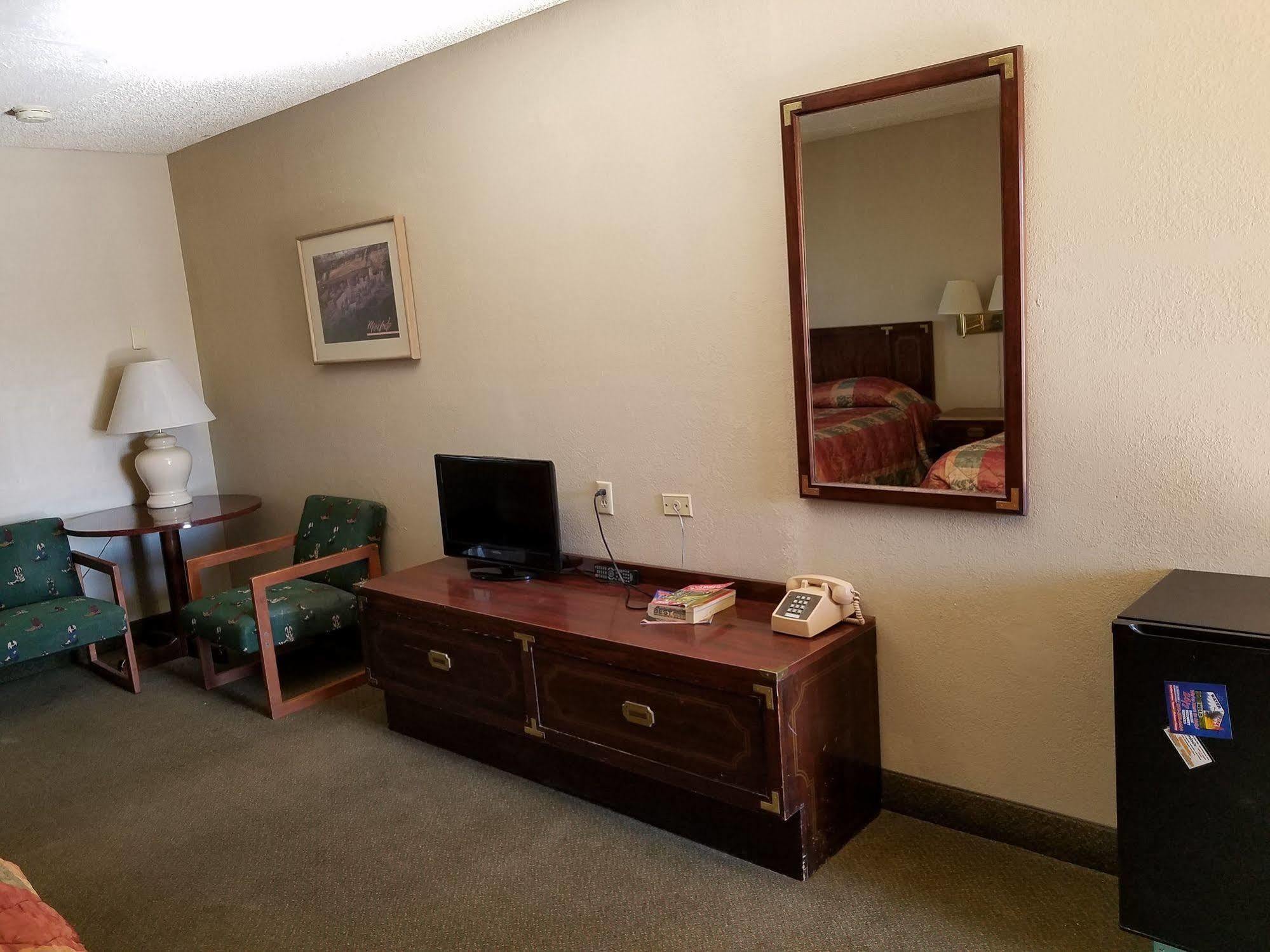 Road Runner Lodge Кортес Экстерьер фото